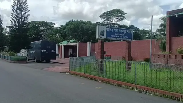 ১৫ আগ‌ষ্টে টুঙ্গিপাড়ায় বঙ্গবন্ধুর সামাধিতে নেই কোন আনুষ্ঠানিকতা, কড়া নিরাপত্তা
