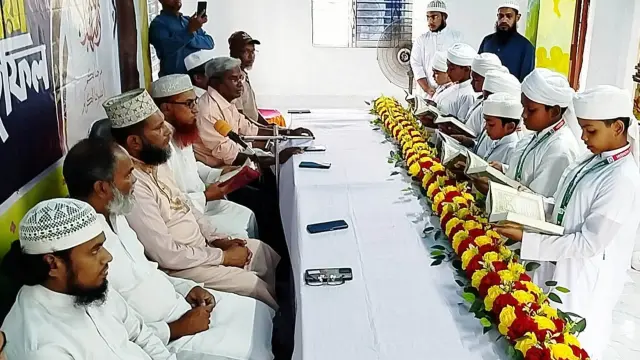 ৭ শিক্ষার্থীকে কোরআনের সবক প্রদান