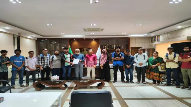 ৯ দফা দাবিতে যবিপ্রবি উপাচার্য বরাবর জুলাই বিপ্লব মঞ্চের স্মারকলিপি প্রদান