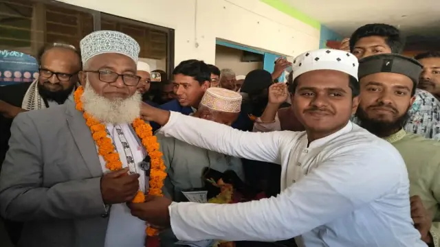 বাগেরহাট-১ আসনে প্রথমবার জিতলেন জামায়াত প্রার্থী, ফুল দিয়ে বরণ শিবিরের