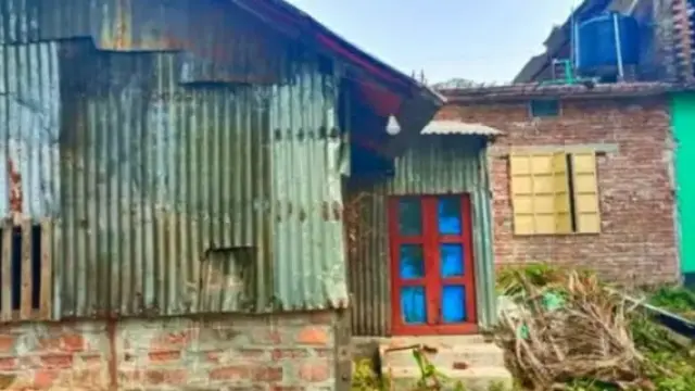 বাউফলে সাংবাদিক হারুন অর রশিদের বাড়িতে গভীর রাতে হামলা