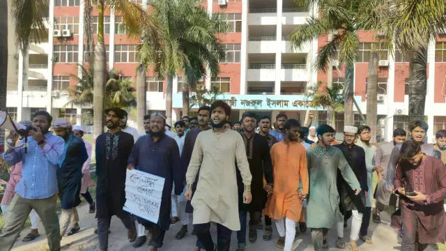 বাউল আবুল সরকারের ফাঁসির দাবিতে যবিপ্রবিতে বিক্ষোভ মিছিল