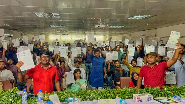 ববিতে উৎসবমুখর পরিবেশে ছাত্রদলের কর্মীসভা ও ফরম বিতরণ