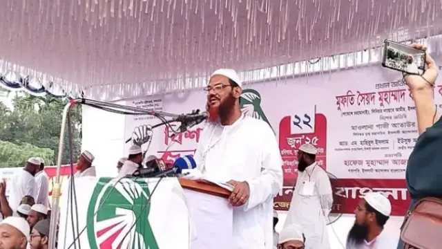 বিএনপি চাঁদাবাজি করছে। তাদের কাছে দেশ নিরাপদ নয় : ফয়জুল করীম