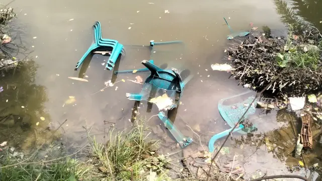 বিএনপি নেতার অফিসে  হামলা চালিয়ে ভাংচুর  মারধর