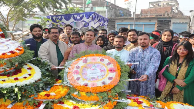 বিজয় দিবসে যবিপ্রবি সাংবাদিক সমিতির পুষ্পস্তবক অর্পণ