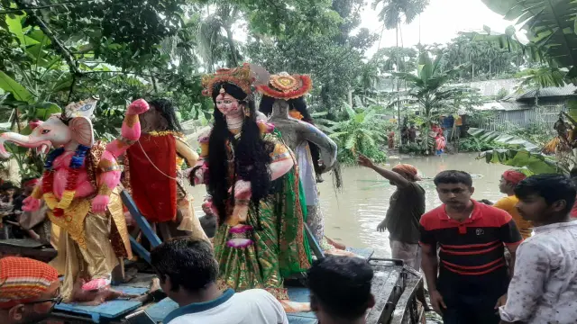 বিসর্জনের মাধ্যমে শেষ হচ্ছে হিজলা উপজেলার  শারদীয় দুর্গোৎসব।