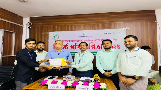 বিতর্ক প্রতিযোগিতা: ফ্রিল্যান্সিং নাকি চাকরি? তরুণদের ভাবনার মঞ্চ!