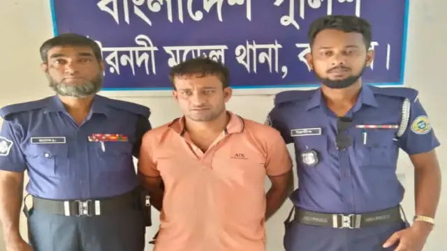 বলাৎকার মামলার আসামী    কিং মাসুদ র‌্যাবের হাতে    গ্রেপ্তার