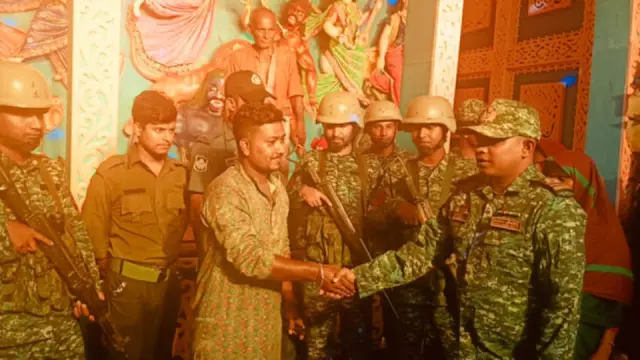 বোরহানউদ্দিনে নৌবাহিনীর পূজামন্ডপ পরিদর্শন ও বিশেষ চেকপোস্ট অভিযান