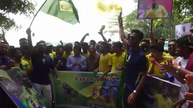 ব্রাজিলকে শুভকামনা জানিয়ে শোভাযাত্রা করেছে গোপালগঞ্জ বিজ্ঞান ও প্রযুক্তি বিশ্ববিদ্যালয়ের ব্রাজিলের সমর্থকেরা