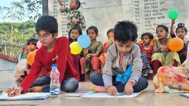 বরগুনা হানাদার মুক্ত দিবসে মুক্তিযুদ্ধের ইতিহাস শুনলো শিশুরা
