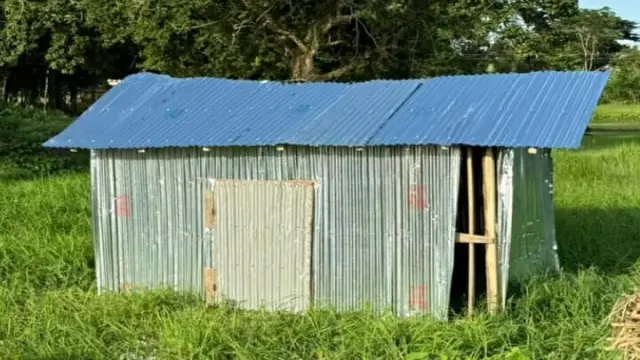 বরগুনার তালতলীতে রাখাইন    পরিবারের কাছে চাঁদা দাবির অভিযোগ