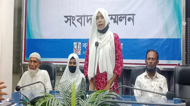 বরগুনায় হামলা ও নির্যাতনের ন্যায় বিচার চেয়ে ভুক্তভোগী পরিবারের সংবাদ সম্মেলন