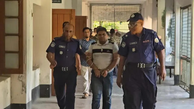 বরগুনায় জামিন নামঞ্জুরে এজলাস কক্ষে আসামির হামলা, আহত ৩ পুলিশ সদস্য