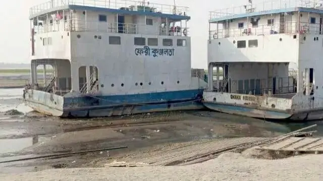 ব্রহ্মপুত্রে  নাব্যতা সংকট: ফেরি চলাচলে চিলমারী-রৌমারী রুটে  ভোগান্তি
