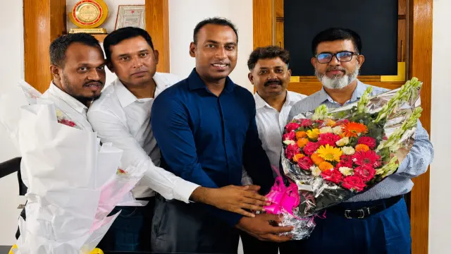 বরিশালে মাউশির নতুন পরিচালক প্রফেসর জাকির হোসেনের যোগদান