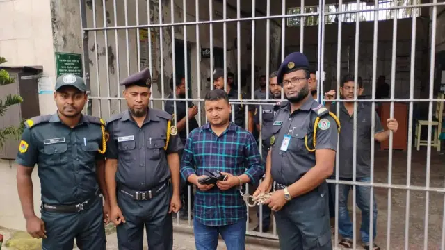 বরিশালে ভুয়া গোয়েন্দা সদস্য আটক