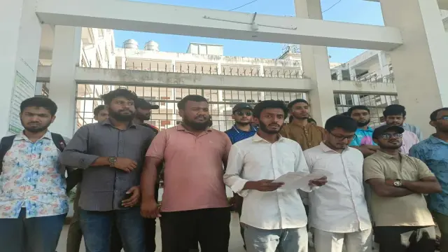 ছাত্র সংসদ চালুসহ নয় দফা দাবিতে যবিপ্রবি শিক্ষার্থীদের স্মারকলিপি