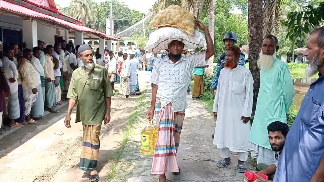 চরফ্যাশনে ২মাসের খাদ্যসামগ্রী পেয়ে মহাখুশি জেলেরা