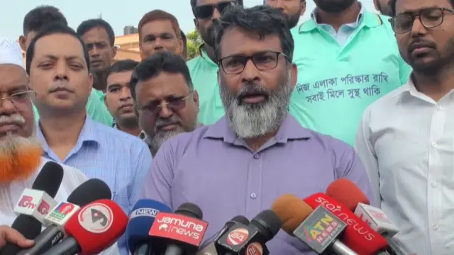 ডেঙ্গু মশাকে বেয়াদব আখ্যা দিলেন ঢাকা বিভাগের অতিরিক্ত কমিশনার মোঃ আজমুল হক