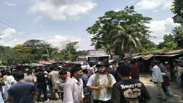 ঢাকা-বরিশাল মহাসড়ক  অবরোধ করে বিক্ষোভ