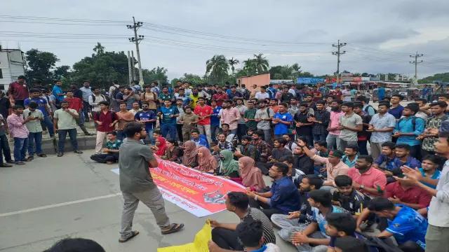 দুই দফা দাবি রেখে বেরোবি শিক্ষার্থীদের উত্তরবঙ্গ ব্লকেড  কর্মসূচি