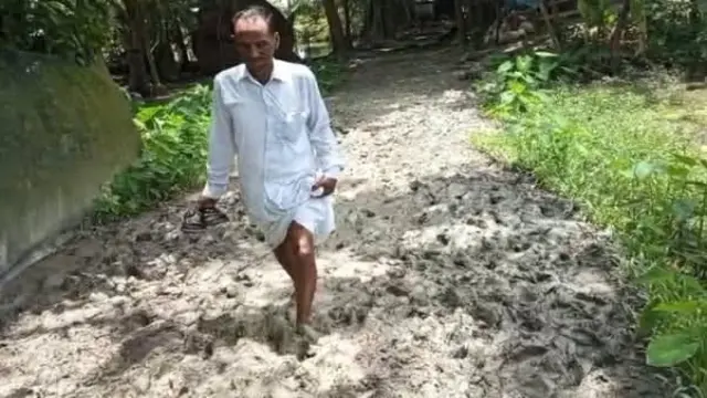 গলাচিপায় আদা কিলোমিটার কাঁচা সড়কে চরম দুর্ভোগ, সংস্কারের দাবি এলাকাবাসীর