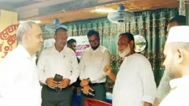 গলাচিপায় জেলা প্রশাসকের উপজেলা ভূমি সেবা সহায়তা কেন্দ্র পরিদর্শন