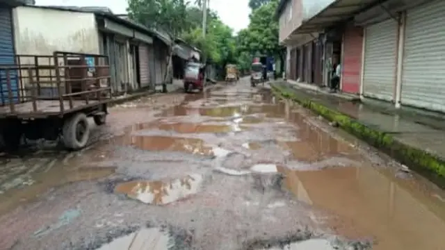 গলাচিপায় কর বাড়লেও বাড়েনি নাগরিক সেবা, দুর্ভোগে গলাচিপা পৌরবাসী