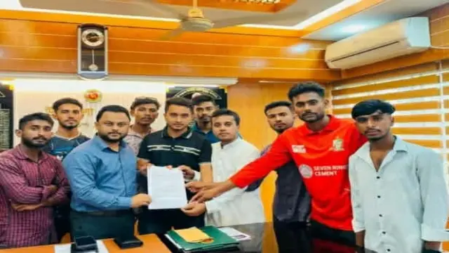 গলাচিপায় মাদকের বিরুদ্ধে ইউএনওর কাছে স্মারকলিপি