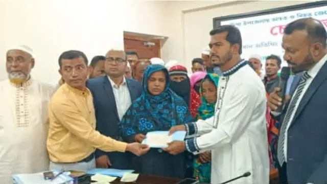 গলাচিপায় নিহত ও নিখোঁজ জেলে পরিবারসহ আহত জেলেকে ৩ লাখ ২৫ হাজার টাকার আর্থিক সহায়তা