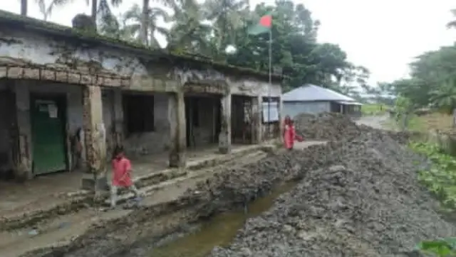গলাচিপায় স্কুলের মাঠ কেটে ক্যানেল’ করার অভিযোগ ইউপি মেম্বারের বিরুদ্ধে
