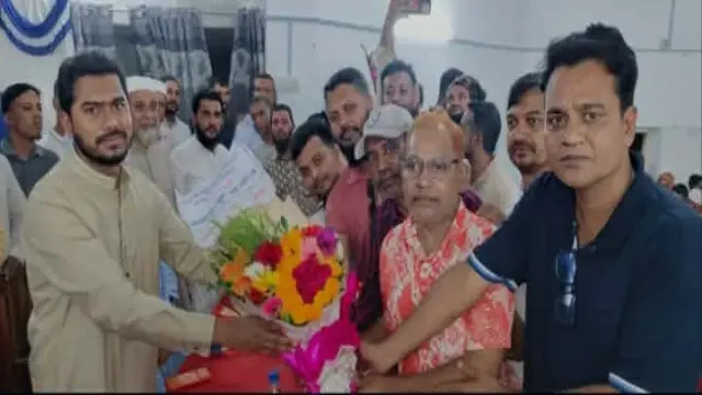 গলাচিপায় শ্রম ও বৈদেশিক কর্মসংস্থান প্রতিমন্ত্রী নুরুল হকের আগমন: হাজারো মানুষের উচ্ছ্বাস, প্রেসক্লাবের নবগঠিত আহ্বায়ক কমিটির ফুলের শুভেচ্ছা
