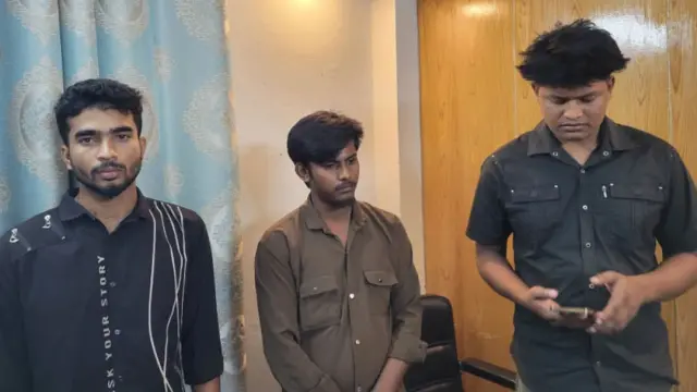 গোবিপ্রবির নারী শিক্ষার্থীকে উত্ত্যক্ত করায় কথিত সাংবাদিকসহ তিনজনকে গণধোলাই, পুলিশে সোপর্দ