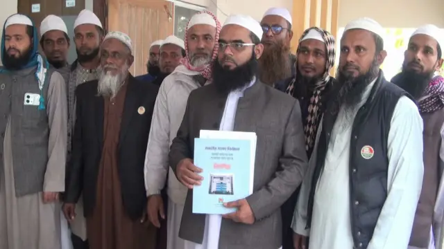 গোপালগঞ্জ-০২ আসন : মনোনয়ন ফরম সংগ্রহ করলেন ইসলামী আন্দোলন বাংলাদেশের প্রার্থী মাওলানা তসলিম হুসাইন সিকদার