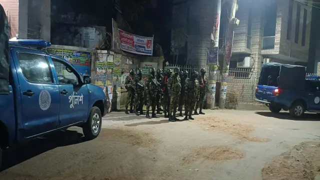 গোপালগঞ্জ জেলা ও দায়রা জজ আদালতের বিচারকের বাসভবনে দূর্বৃত্তদের ককটেল নিক্ষেপ