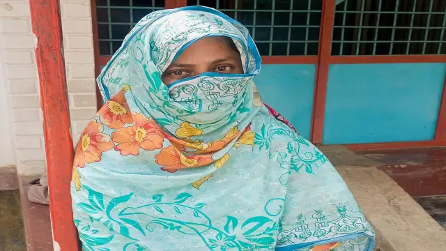 গোপালগঞ্জে বিয়ের দাবিতে প্রেমিকের বাড়িতে দুই সন্তানের জননীর অনশন, পালিয়েছে প্রেমিক