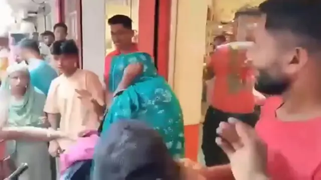 গোপালগঞ্জে চোর অপবাদ দিয়ে দুই নারীকে মারধর