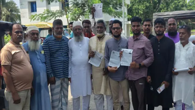 গোপালগঞ্জে ধানের শীষে ভোট চেয়ে বিএনপির লিফলেট বিতরণ শুরু