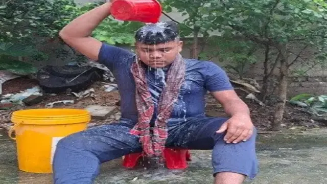 গোপালগঞ্জে দুধ দিয়ে গোসল করে নিষিদ্ধ সংগঠন ছাত্রলীগের রাজনীতি ছাড়লেন বিএনপি নেতার ছেলে