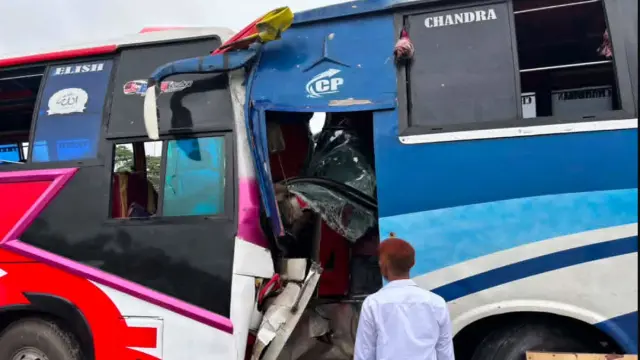 গোপালগঞ্জে দু’টি যাত্রীবাহী বাস মুখোমুখি সংঘর্ষে আহত-৪০