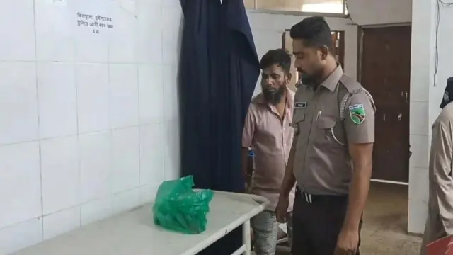 গোপালগঞ্জে গাড়ি চাপায় রাস্তায় ফেলে রাখা এক নবজাতক নিহত