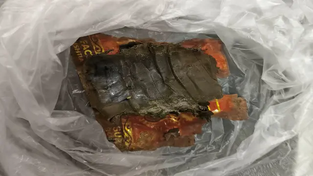 গোপালগঞ্জে জেলা প্রশাসকের বাস ভবনের সামনের সড়কে ককটেল বিস্ফোরণ ঘটিয়েছে দূর্বৃত্তরা