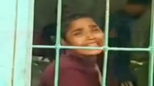 গোপালগঞ্জে নেশার টাকা না পেয়ে স্ত্রীকে মধ্যযুগীয় কাদায় নির্যাতন, স্বামী গ্রেফতার