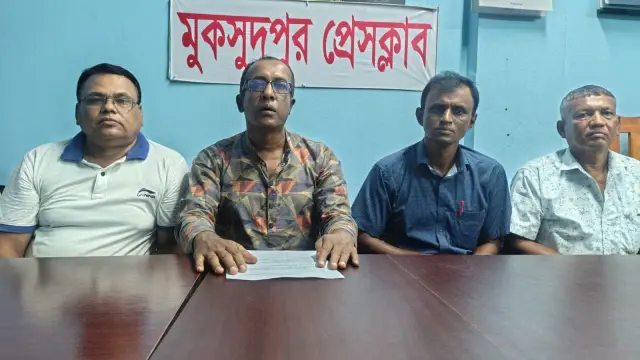 গোপালগঞ্জে পদত্যাগের হিড়িক, আওয়ামী লীগ থেকে ৮ নেতার পদত্যাগ