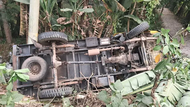 গোপালগঞ্জে পিকআপ ও ইজিবাইকের মুখোমুখি সংঘর্ষে নিহত-১, আহত-৬