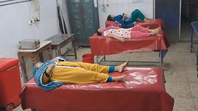 গোপালগঞ্জে প্রেমঘটিত কারনে প্রেমিকের বাড়ীর লোকজনের হামলায় প্রেমিকাসহ আহত-৫, বাড়ী ভাংচুর
