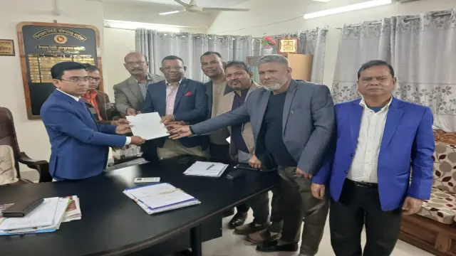 গৌরনদী-আগৈলঝাড়া বিএনপি ও সকল অংগসংগঠন ঐক্যবদ্ধ ভাবে জহির উদ্দিন স্বপনের পক্ষে আজ মনোনয়নপত্র সংগ্রহ করেছে
