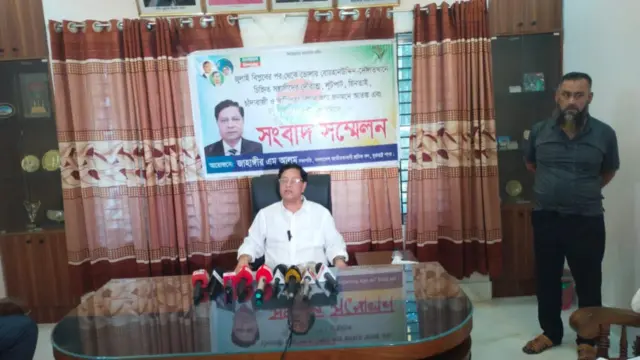 হাফিজ ইব্রাহিমের সন্ত্রাসীদের দৌরাত্মের প্রতিবাদে বিএনপি নেতা জাহাঙ্গীর আলমের সংবাদ সম্মেলন